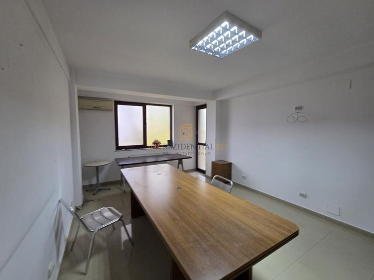 Apartament cu 4 camere decomandat în Olteniței