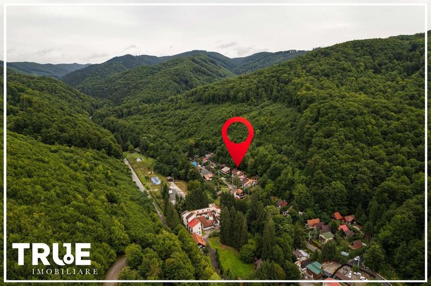Casă individuală cu 5 camere cu Canalizare în Nord-Est