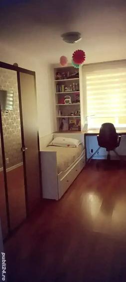 Apartament cu 4 camere în Drăgășani