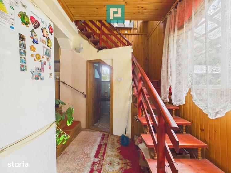 Casă cu 4 camere în Rontău