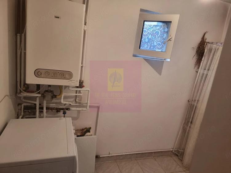 Casă cu 5 camere cu Teren 2875 Mp în Sadina