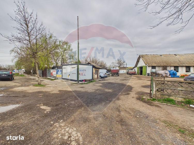 Spațiu comercial, de 7,850 mp, în Lehliu