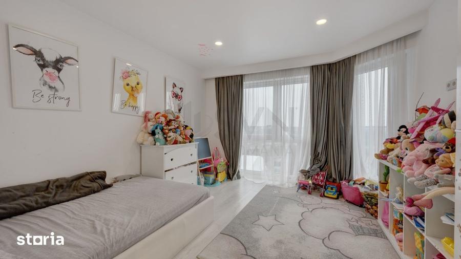 Apartament cu 4 camere, mobilat în Tei