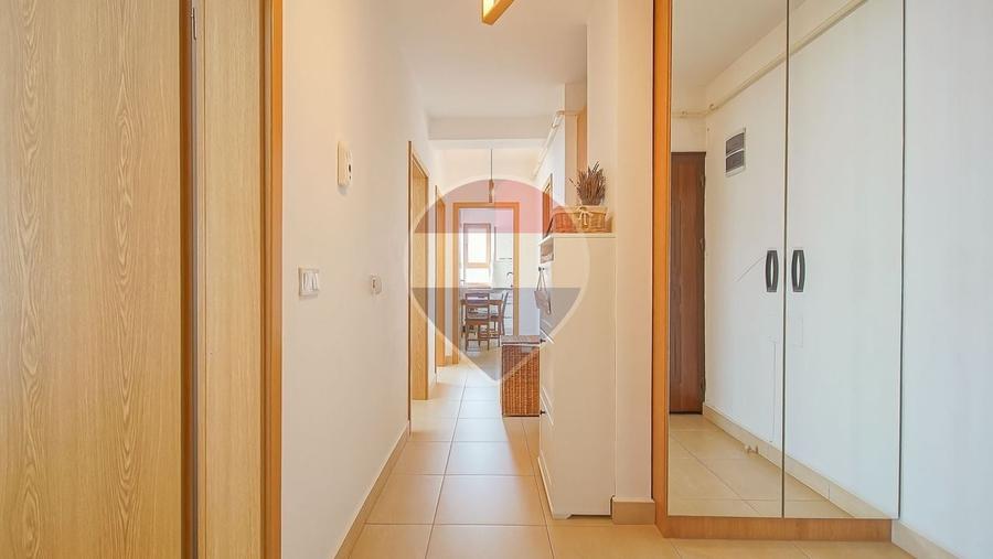 Apartament cu 3 camere decomandat, mobilat în Tractorul