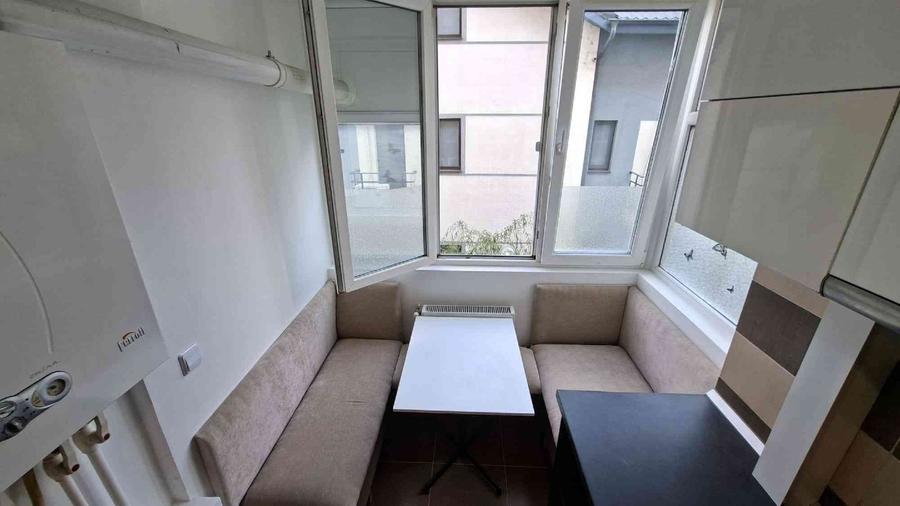 Apartament cu 2 camere decomandat, mobilat în Central