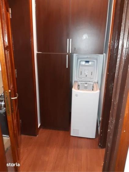 Apartament cu 3 camere semidecomandat în Calea București