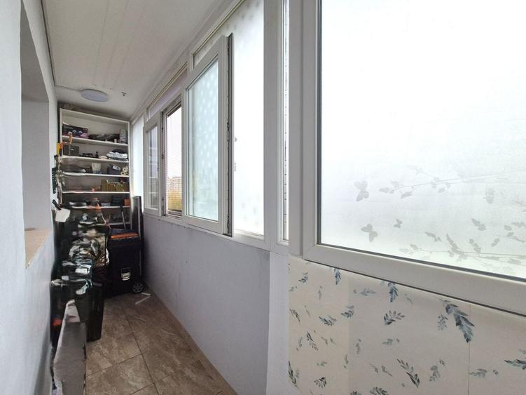 Apartament cu 3 camere semidecomandat în Dristor