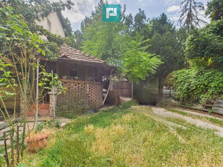 Casă cu Teren 693 Mp în Lunei