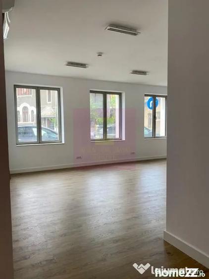Apartament cu 3 camere decomandat în Armeneasca