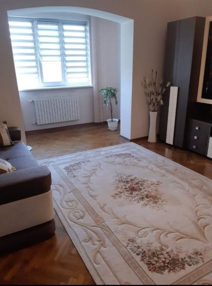 Apartament cu 2 camere decomandat în Basarabia