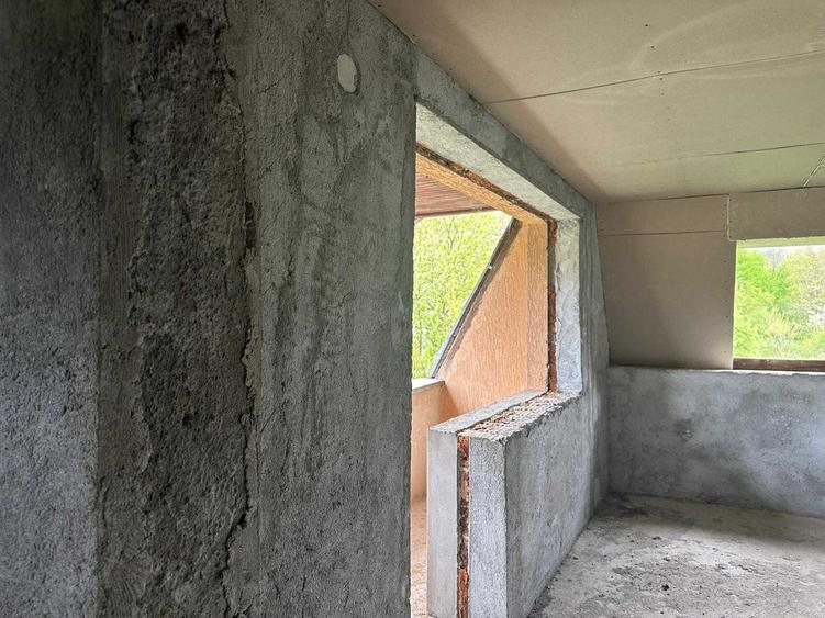 Casă cu 4 camere în Hotarele