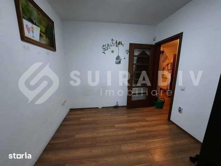 Casă cu 5 camere cu Teren 250 Mp în Florești
