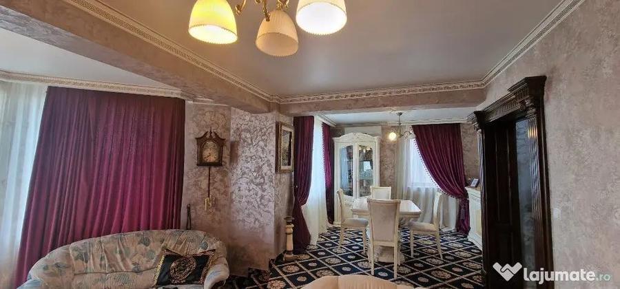 Casă cu 6 camere cu Teren 698 Mp în Sânmartin