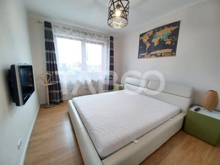Apartament cu 3 camere decomandat, mobilat în Piața Cluj