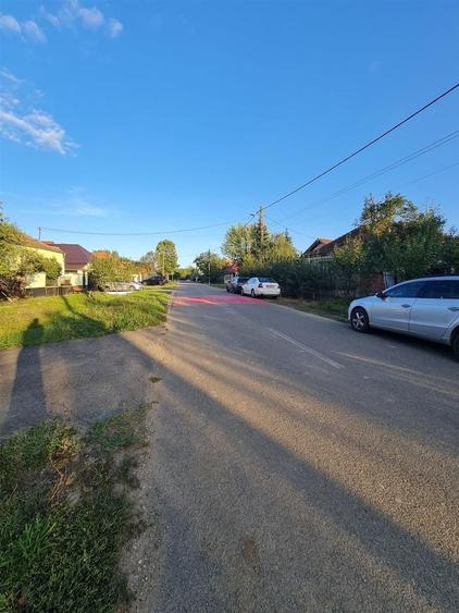Teren intravilan de 4100 mp, în Apateu