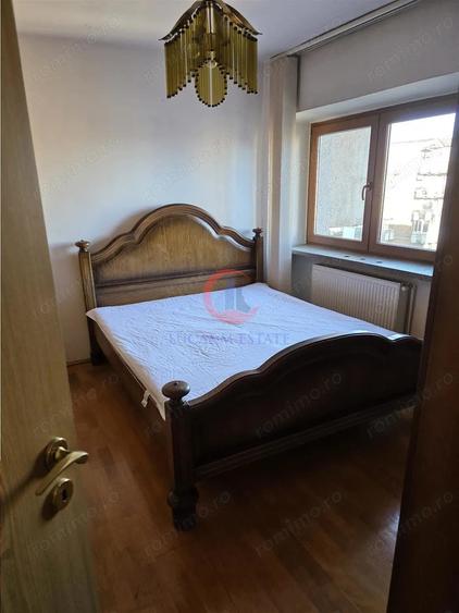 Apartament cu 4 camere decomandat în Simion Bărnuțiu
