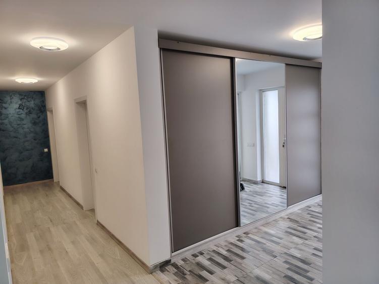 Casă cu 3 camere în Jucu