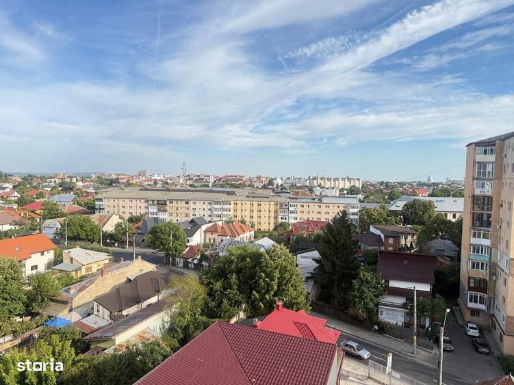 Apartament cu 3 camere decomandat în Micro 4