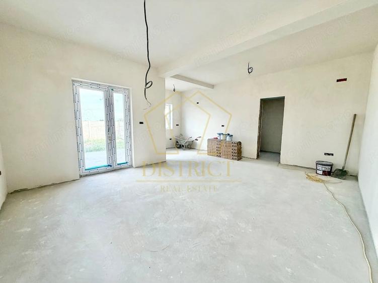 Casă cu 4 camere cu Teren 275 Mp în Urseni