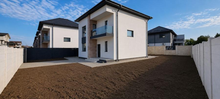 Casă individuală cu 5 camere cu Canalizare în Ultracentral