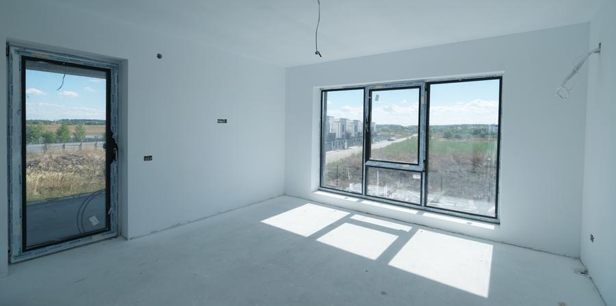 Casă individuală cu 6 camere cu Teren 700 Mp în Corbeanca