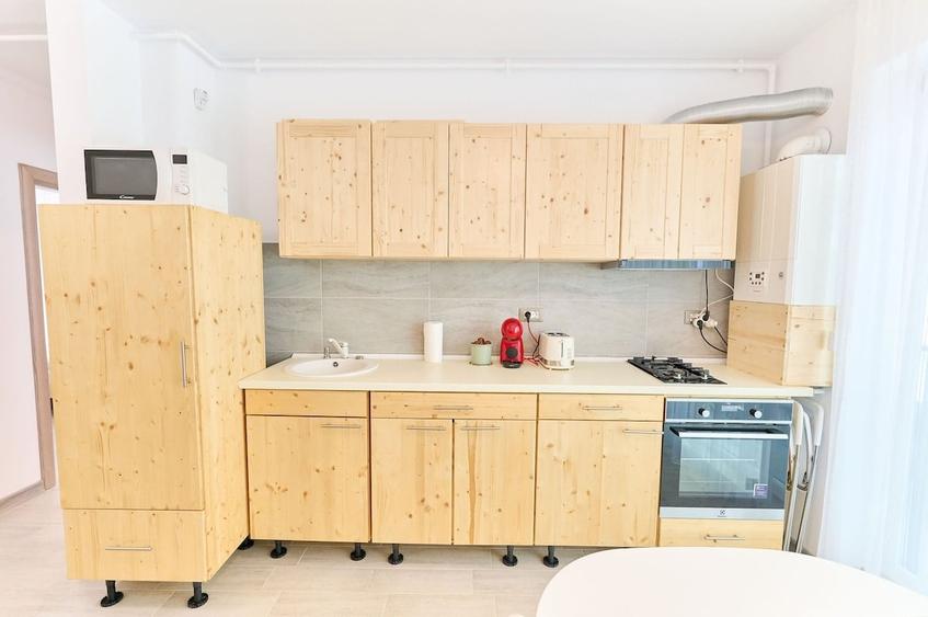 Apartament cu 3 camere decomandat în Mamaia-Sat