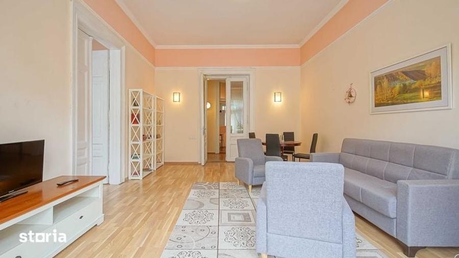 Apartament cu 3 camere decomandat în Centrul Istoric