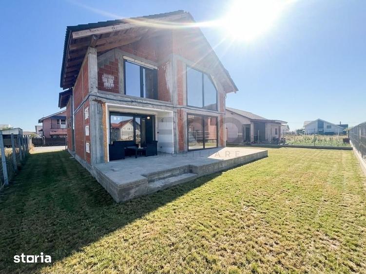 Casă cu 5 camere cu Teren 492 Mp în Sânmartin