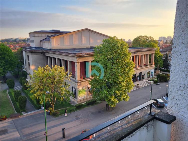 Apartament cu 2 camere semidecomandat, mobilat în Ultracentral
