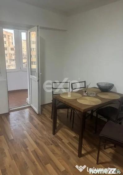 Apartament cu 2 camere decomandat în Trocadero