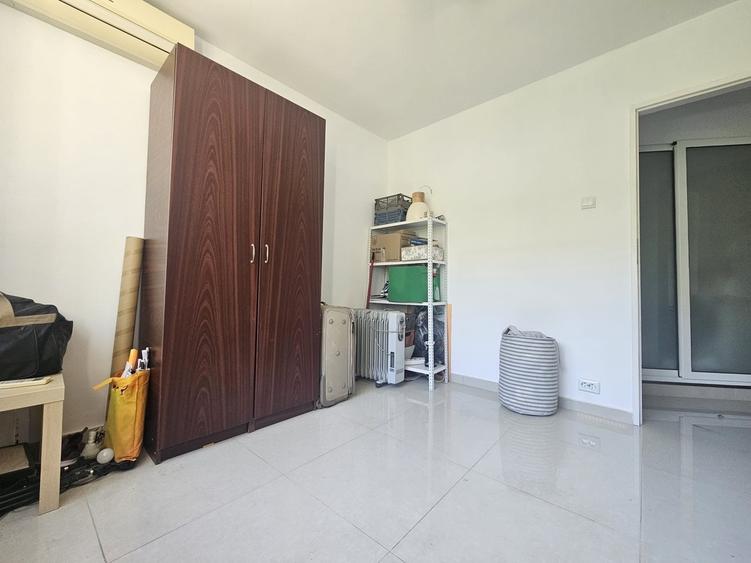 Apartament cu 4 camere decomandat în Berceni