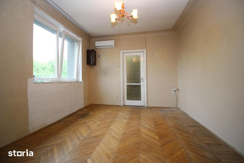 Garsonieră semidecomandată în Titan