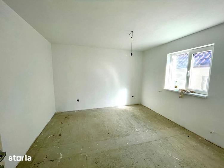 Casă cu 4 camere cu Teren 1100 Mp în Central