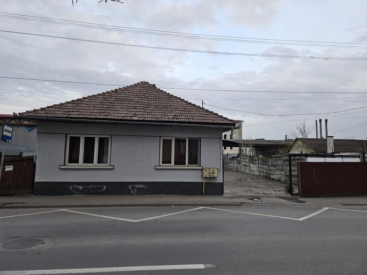 Casă cu 3 camere în Unirii