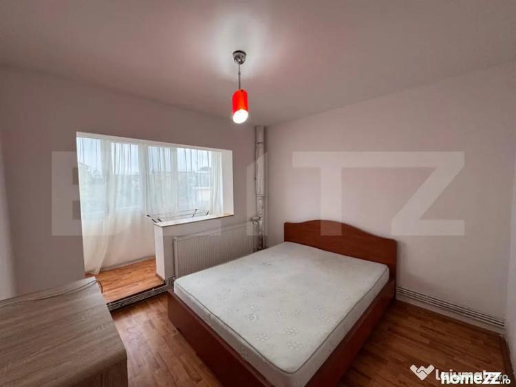 Apartament cu 3 camere decomandat în Sărari