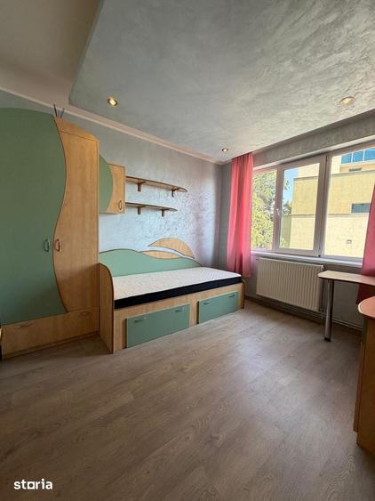 Apartament cu 3 camere semidecomandat în Mazepa 2