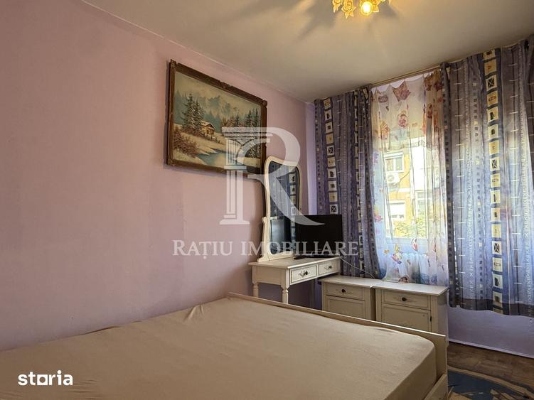 Apartament cu 3 camere decomandat în Rogerius