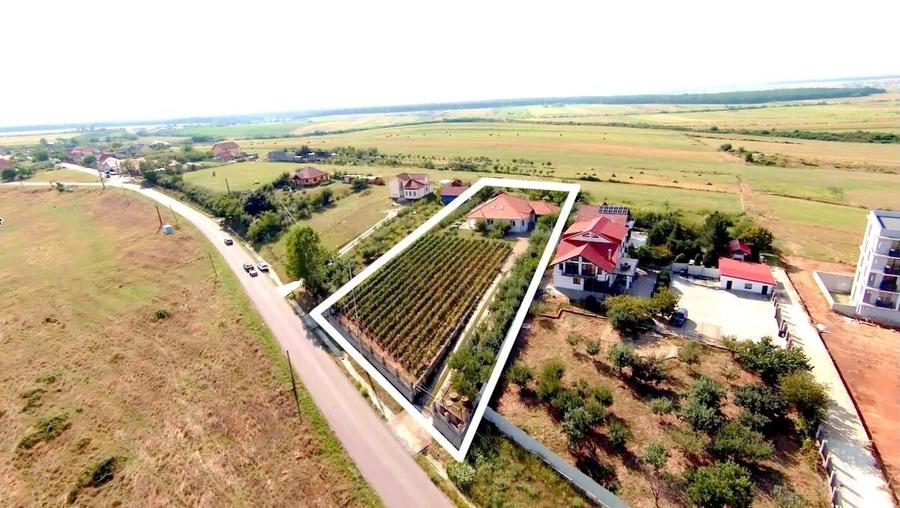 Casă individuală cu 10 camere cu Canalizare în Băile Felix