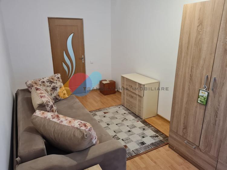 Apartament cu 3 camere semidecomandat în Dâmbul Rotund