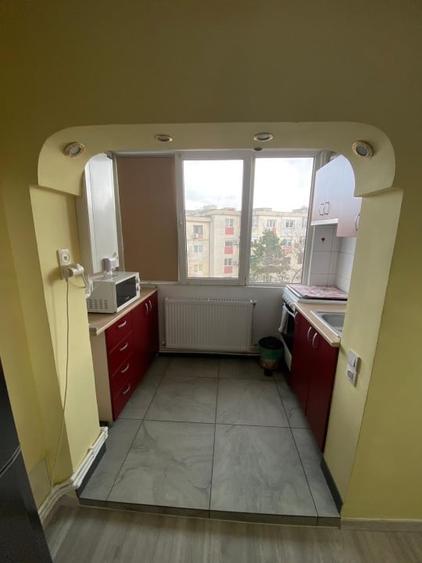 Închiriez apartament 2 camere - 8