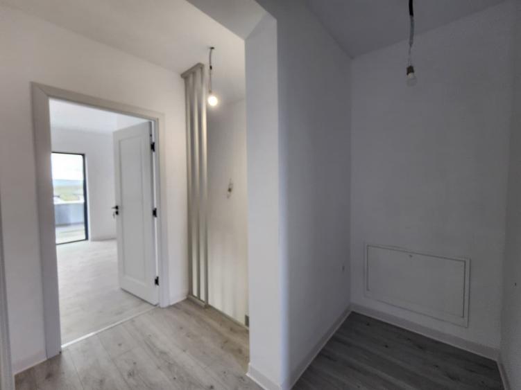 CASA DE VANZARE, 4 CAMERE 2 BAI SI MAGAZIE , VALEA ADANCA- 5 DRUMURI - 11