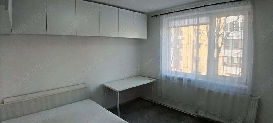 Garsonieră decomandată în Lipovei