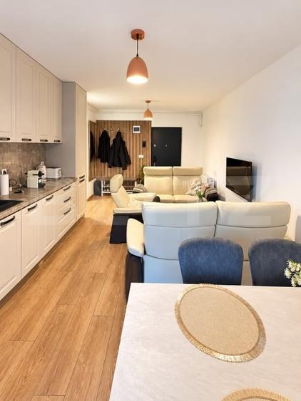 Apartament cu 2 camere semidecomandat, mobilat în Dâmbul Rotund