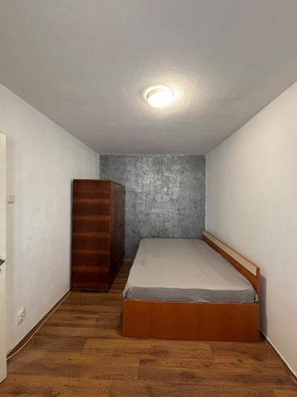 Apartament cu 2 camere semidecomandat, mobilat în Vălenii de Munte