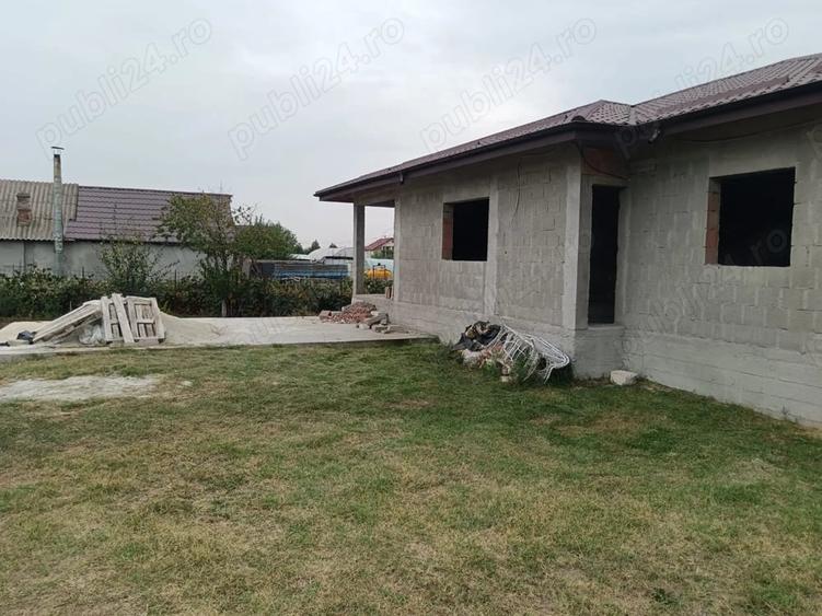Casă cu Teren 1700 Mp în Buturugeni