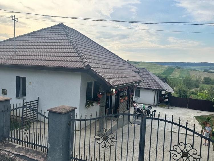 Casă cu 3 camere cu Teren 1500 Mp în Popeni
