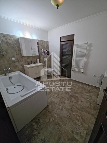 Casă individuală cu 12 camere cu Canalizare în Fabric