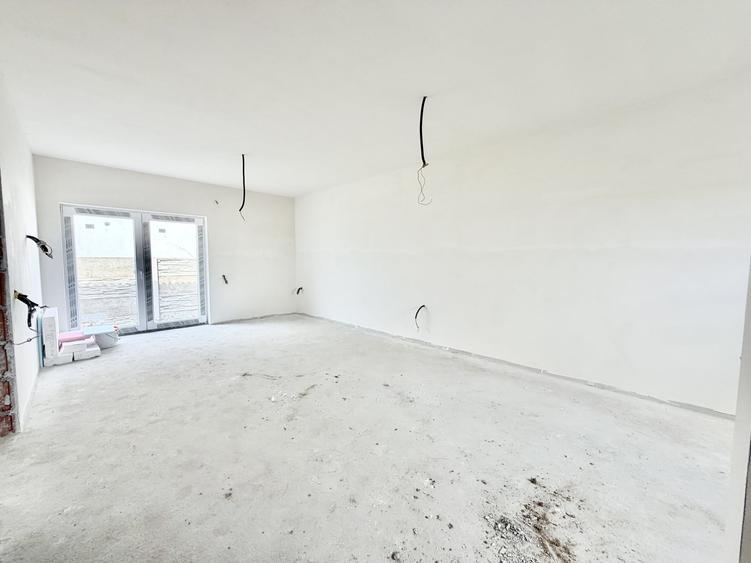 Duplex cu 3 camere cu Canalizare în Moșnița Nouă