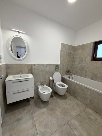 Casă individuală cu 4 camere cu Canalizare în Balotești