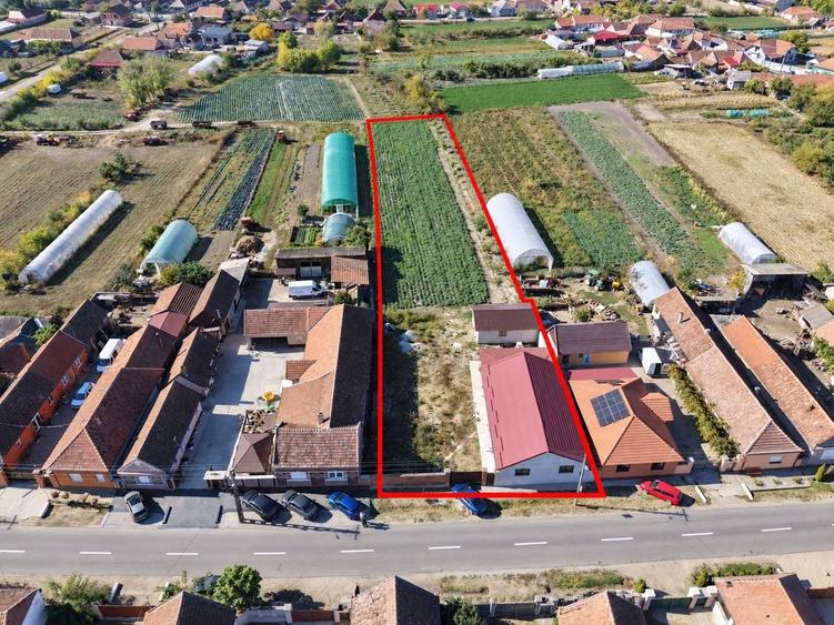 Casă individuală cu 4 camere cu Canalizare în Toboliu